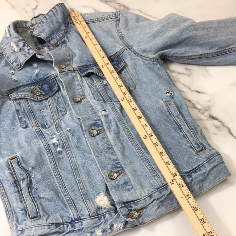 BDG Jean Jacket Womens XS Button Front Light Wash Cotton Distressed Denim - Picture 9 of 11